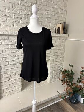 NWOT 1Tribal Black Short Sleeve Scoop Neck Tee Size Small